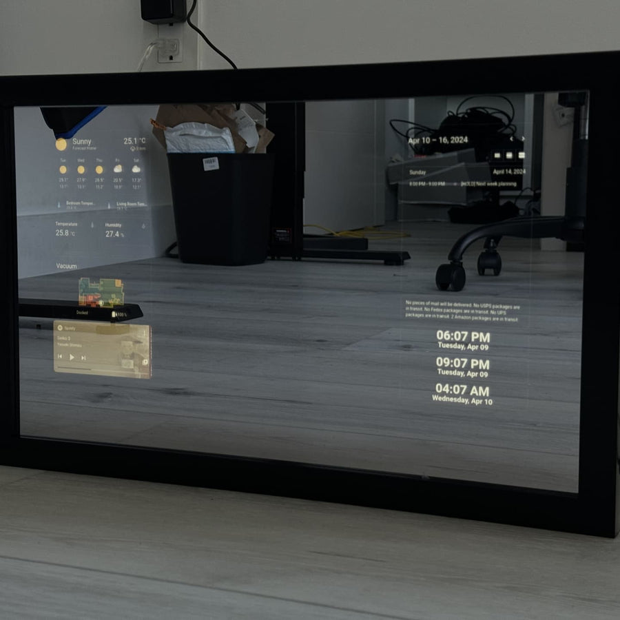 Smart Mirror with Display Assistant